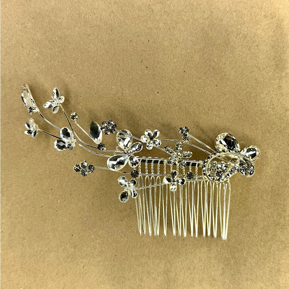 NWOT Anthropologie Butterfly and Flowers Hair Comb Silver
